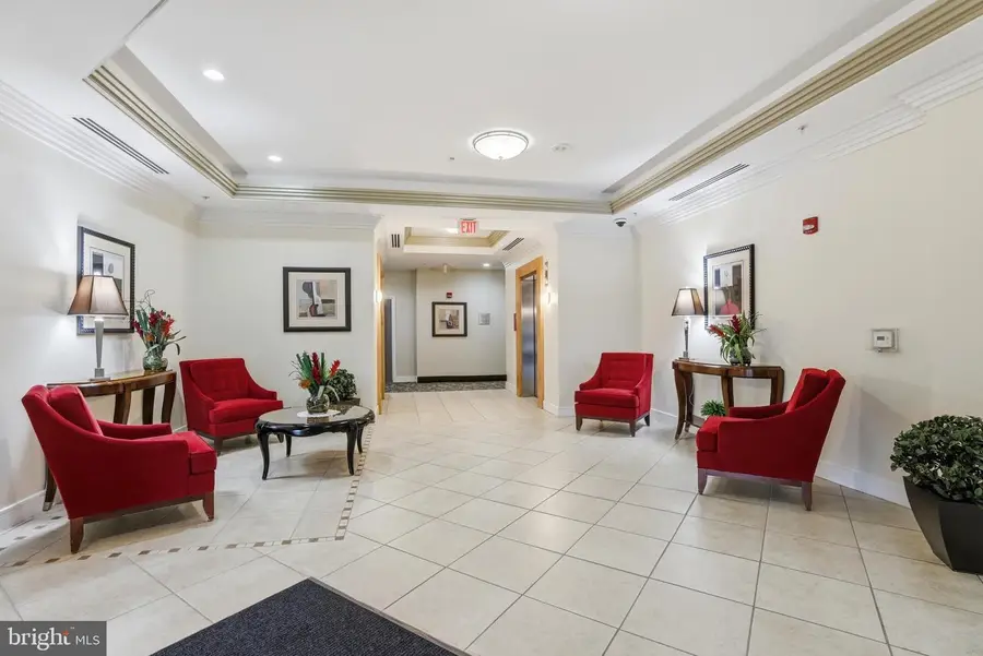 4490 Market Commons Dr #112, Fairfax, VA 22033 - #3