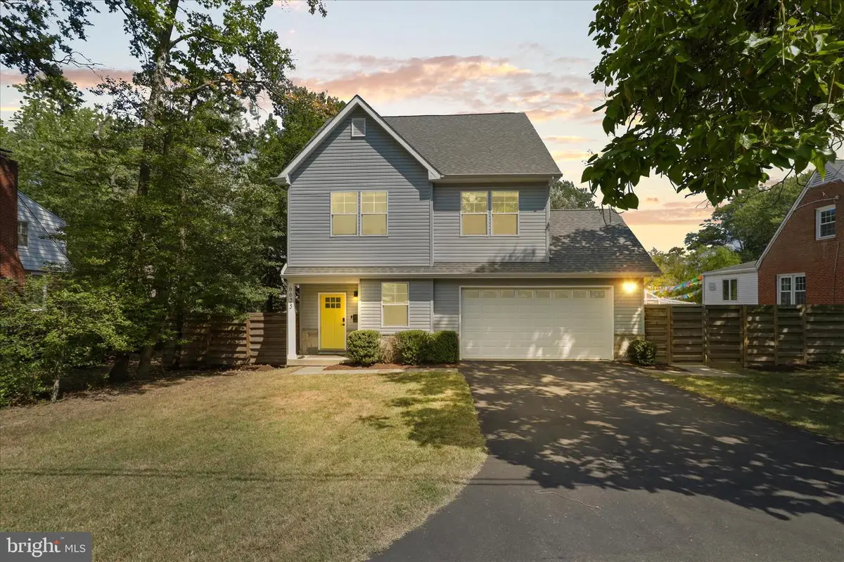 6625 Oak Dr, Alexandria, VA 22306 - Image #1