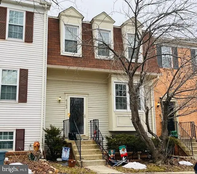 6163 Green Hollow Ct, Springfield, VA 22152 - #1