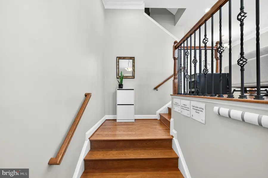 2141 Red Vine Dr, Vienna, VA 22182 - #3