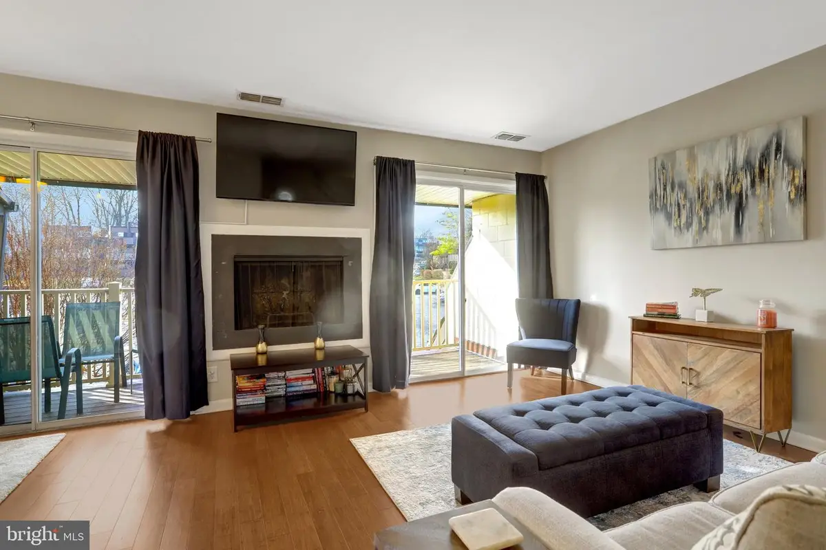 3940 Woodhue Pl #18, Alexandria, VA 22309 - #1