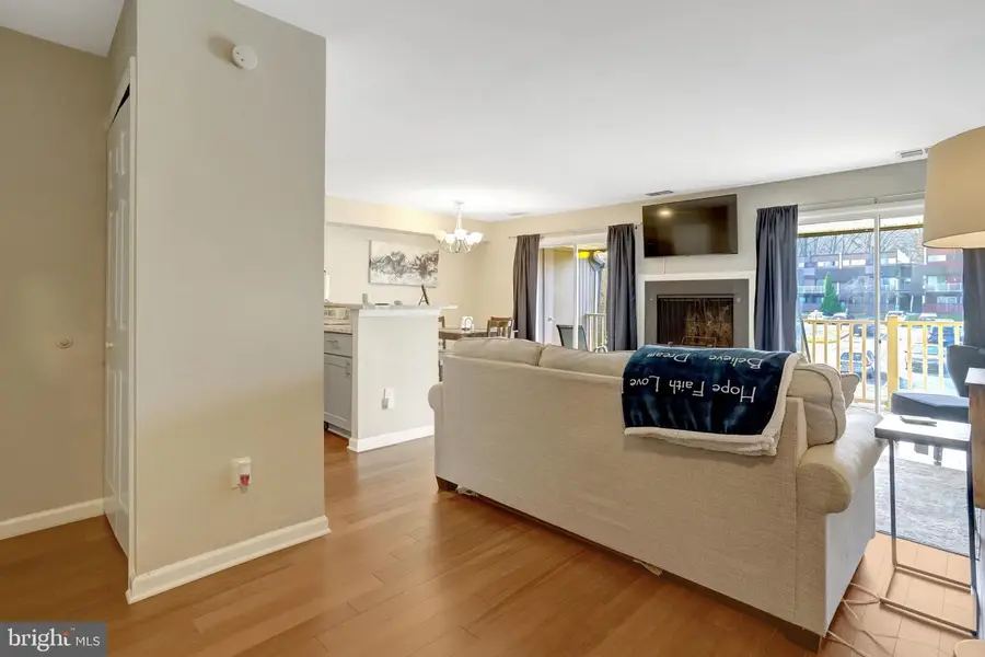 3940 Woodhue Pl #18, Alexandria, VA 22309 - #2