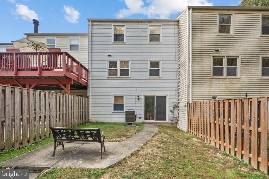 3051 Silent Valley Dr, Fairfax, VA 22031 - #3