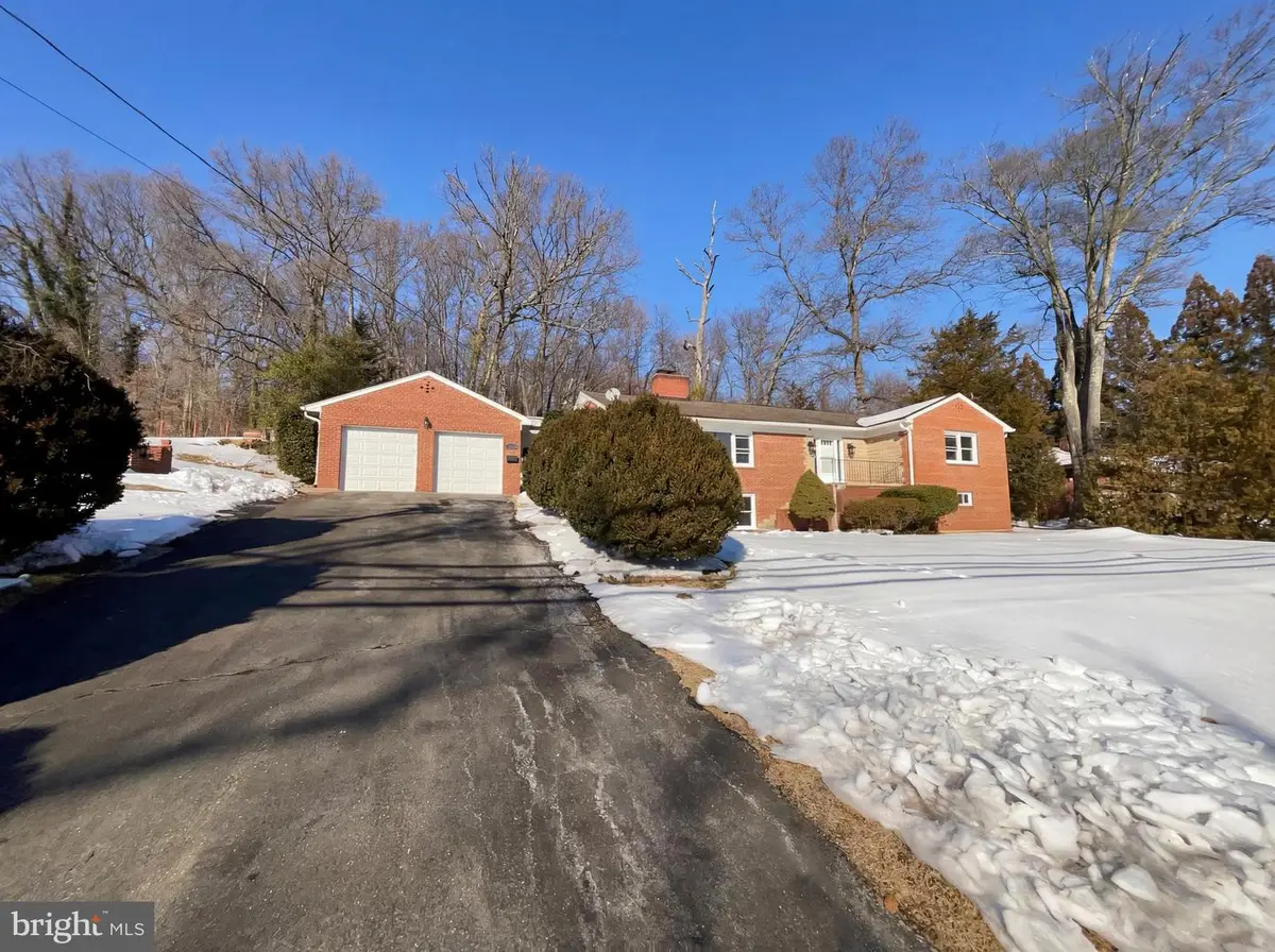 6048 Old Telegraph Rd, Alexandria, VA 22310 - #1