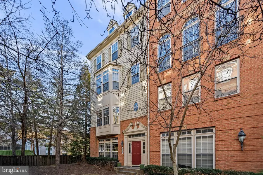 5623 Harrington Falls Ln #a, Alexandria, VA 22312 - Image #2