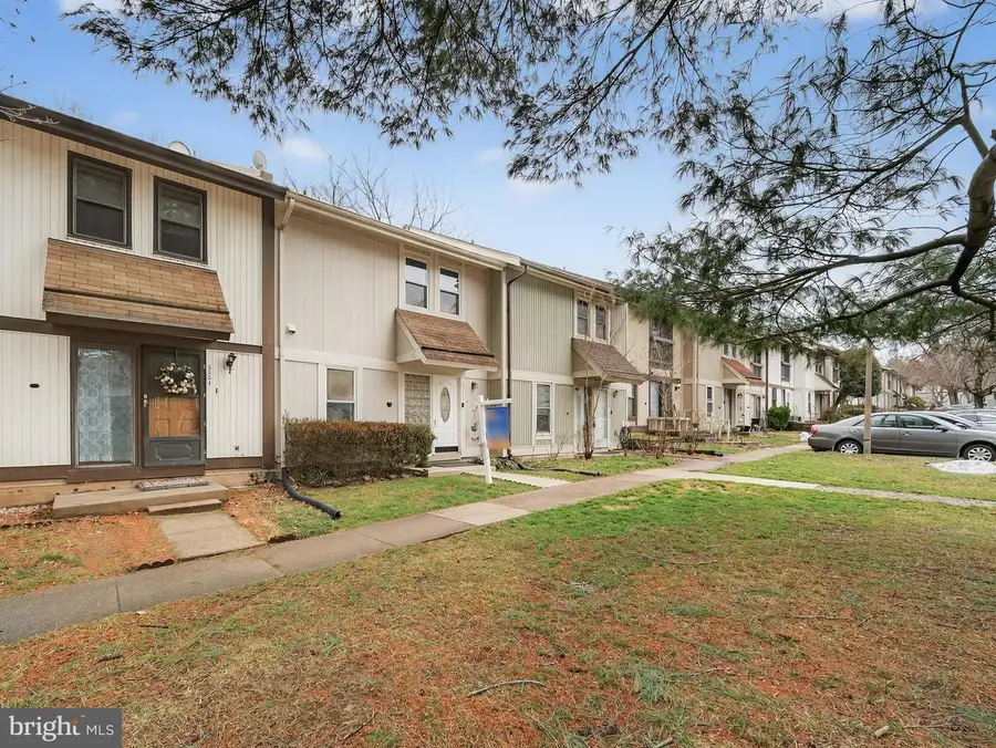 5552 Peppercorn Dr, Burke, VA 22015 - #2