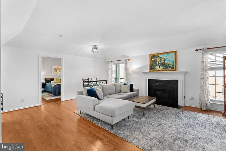 3916 Penderview Dr #428, Fairfax, VA 22033 - Image #3