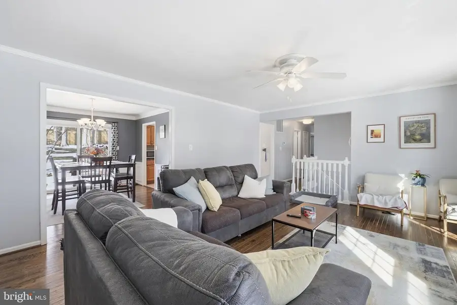 8118 Viola St, Springfield, VA 22152 - #3