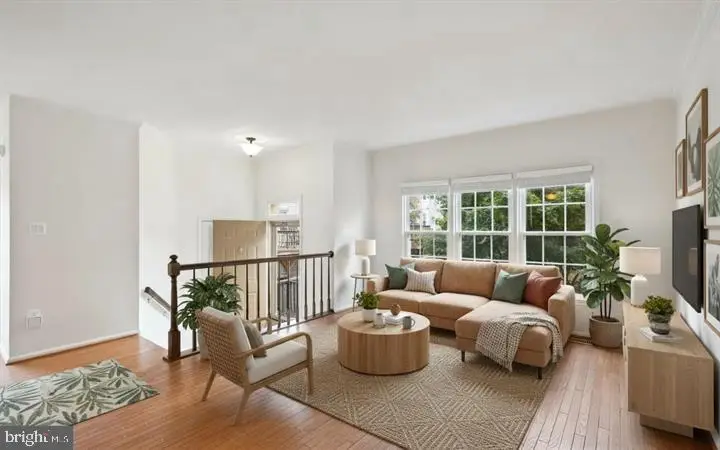 4020 Gregg Ct, Fairfax, VA 22033 - #2