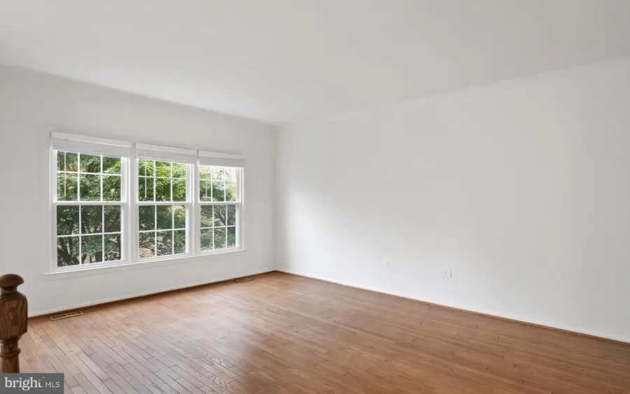 4020 Gregg Ct, Fairfax, VA 22033 - #3