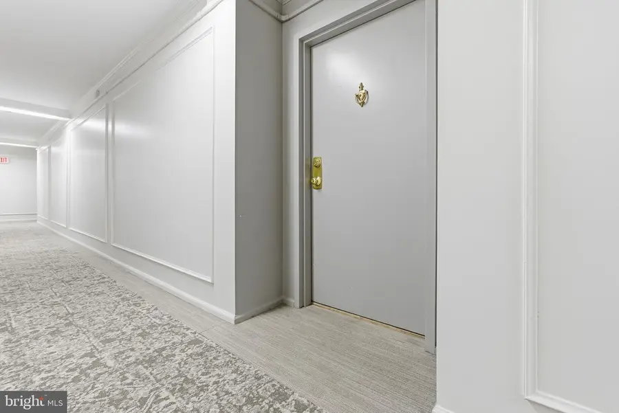 7721 Tremayne Pl #211, McLean, VA 22102 - #3