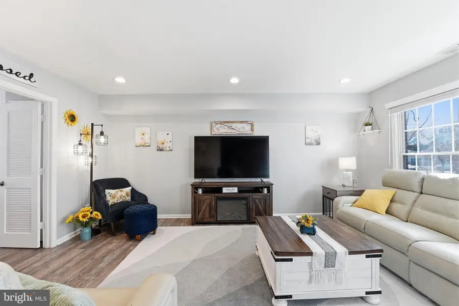 8142 Carrleigh Pkwy #126, Springfield, VA 22152 - #3