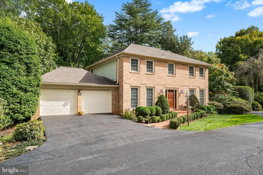 8311 Chapel Lake Ct, Annandale, VA 22003 - #2