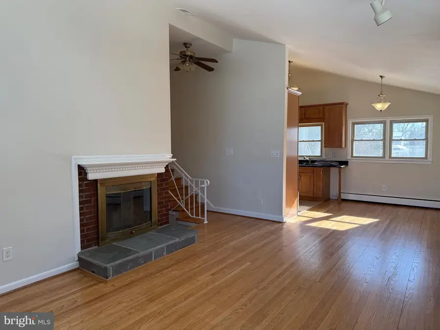 6323 Hillcrest Pl, Alexandria, VA 22312 - #3