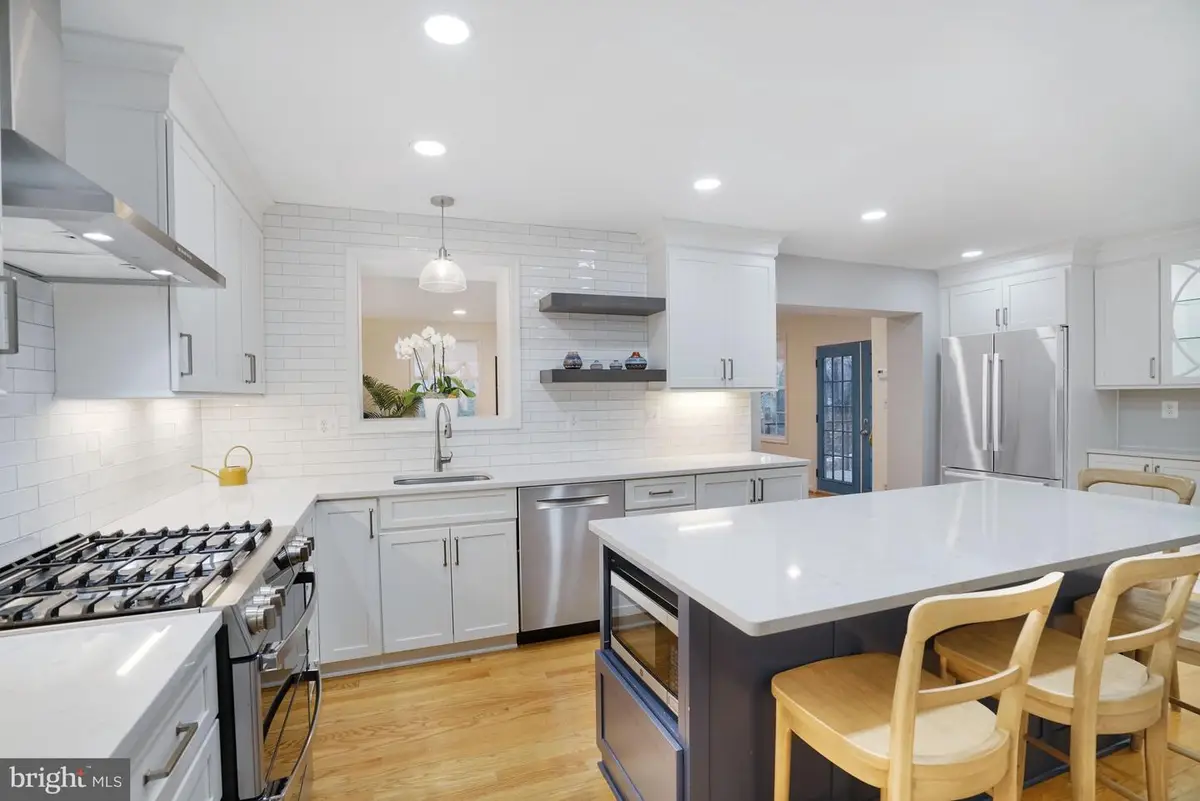 8921 Braeburn Dr, Annandale, VA 22003 - #1