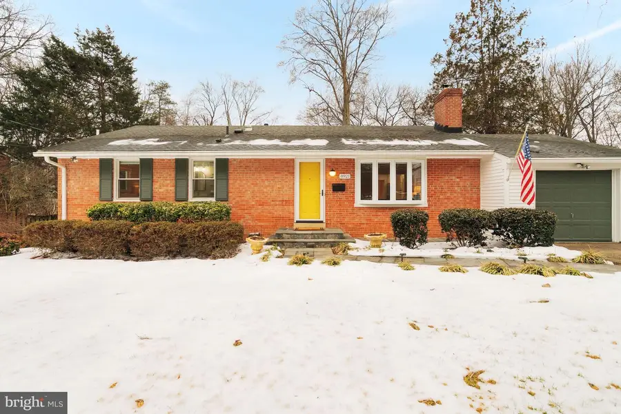 8921 Braeburn Dr, Annandale, VA 22003 - #3