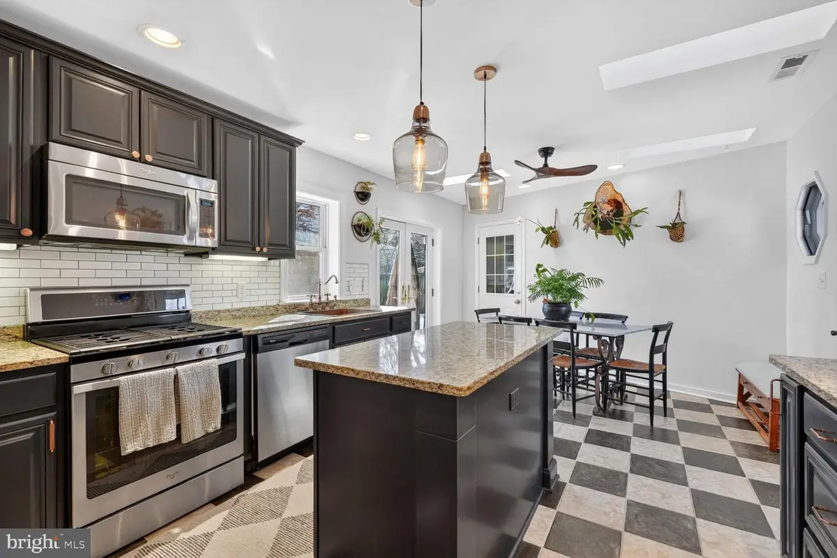 2201 Harvard Dr, Alexandria, VA 22307 - #1