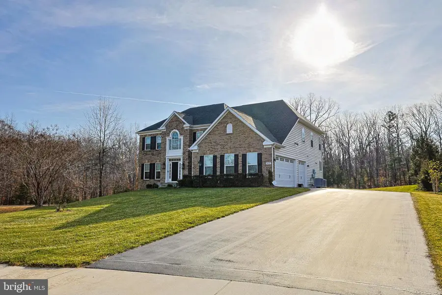 8835 Chrisanthe Ct, Fairfax Station, VA 22039 - #3