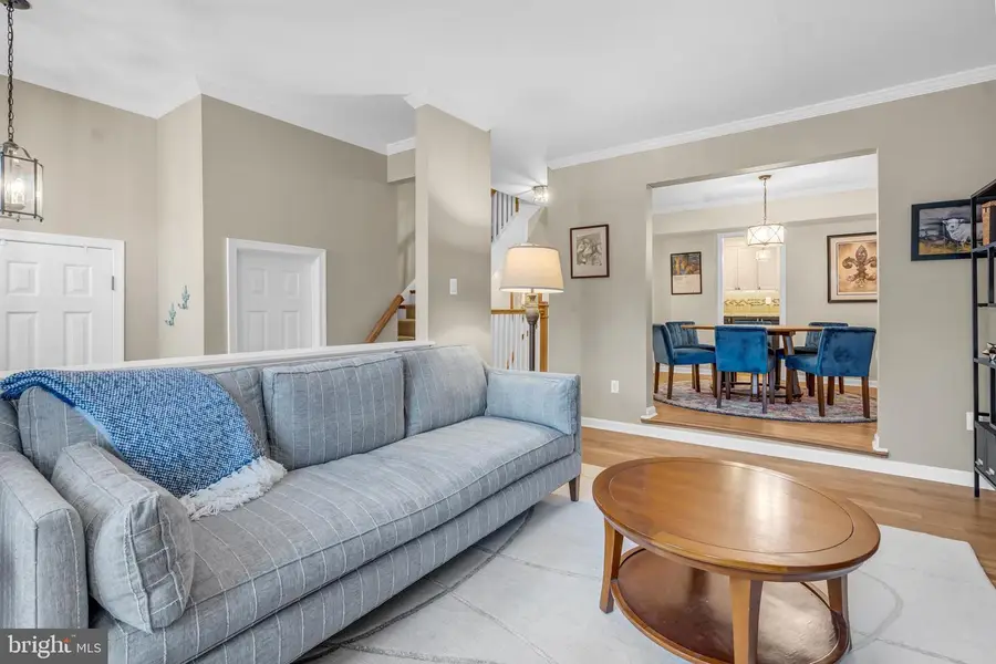 5922 Munson Ct, Falls Church, VA 22041 - #3