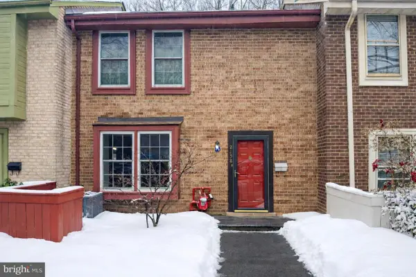 2158 Golf Course Dr. Dr, RESTON, VA 20191