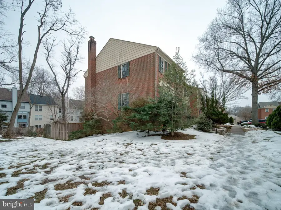 9865 High Water Ct, Burke, VA 22015 - #3