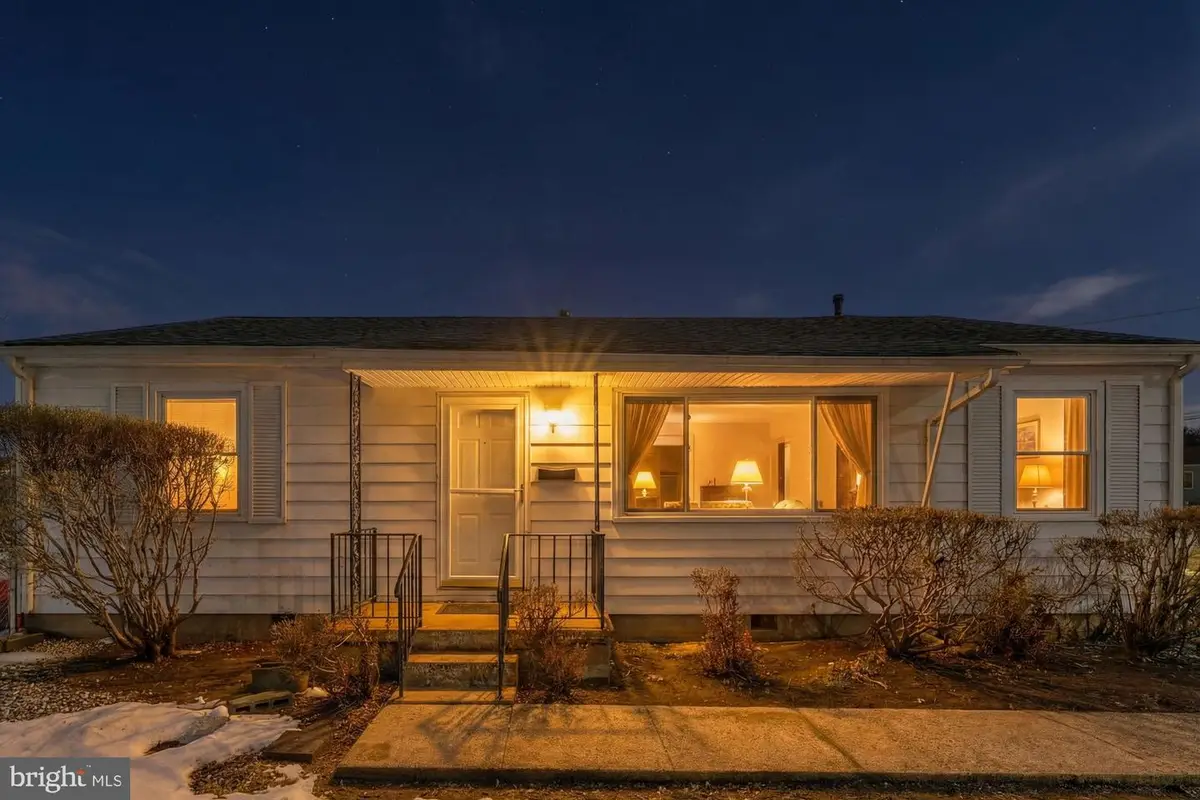 2950 Rosemary Ln, Falls Church, VA 22042 - #1