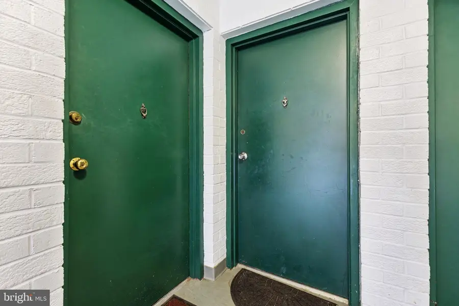 7089 Spring Garden Dr #202, Springfield, VA 22150 - #2