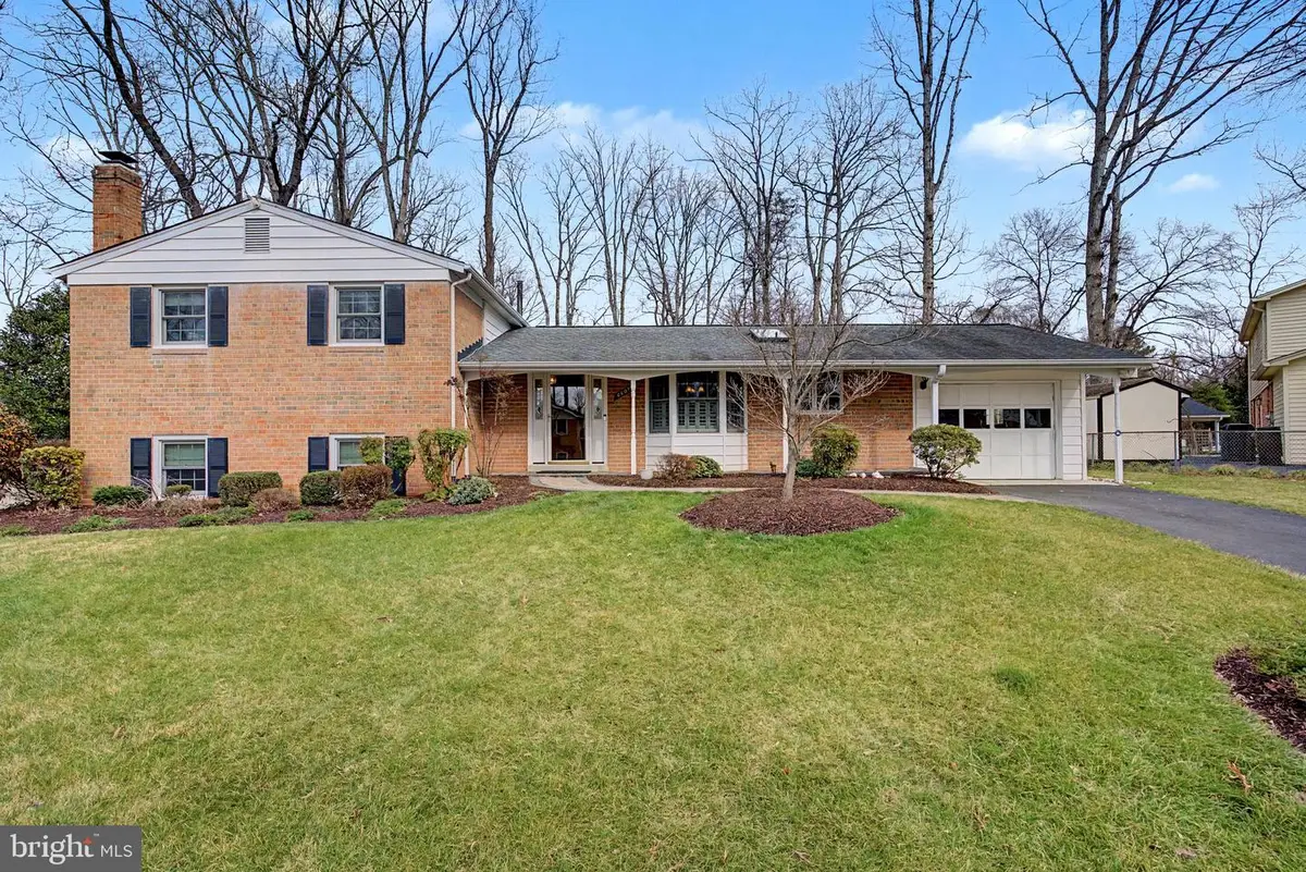 6607 Grey Fox Dr, Springfield, VA 22152 - #1