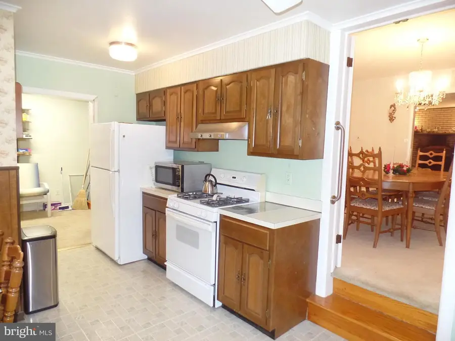 8316 Westchester Dr, Vienna, VA 22182 - #2