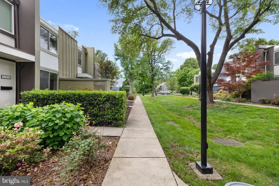 11172 Forest Edge Dr, Reston, VA 20190 - #3