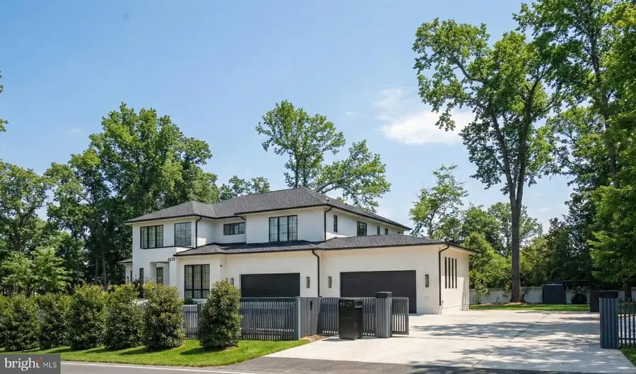 6621 Haycock Rd, Falls Church, VA 22043 - #2