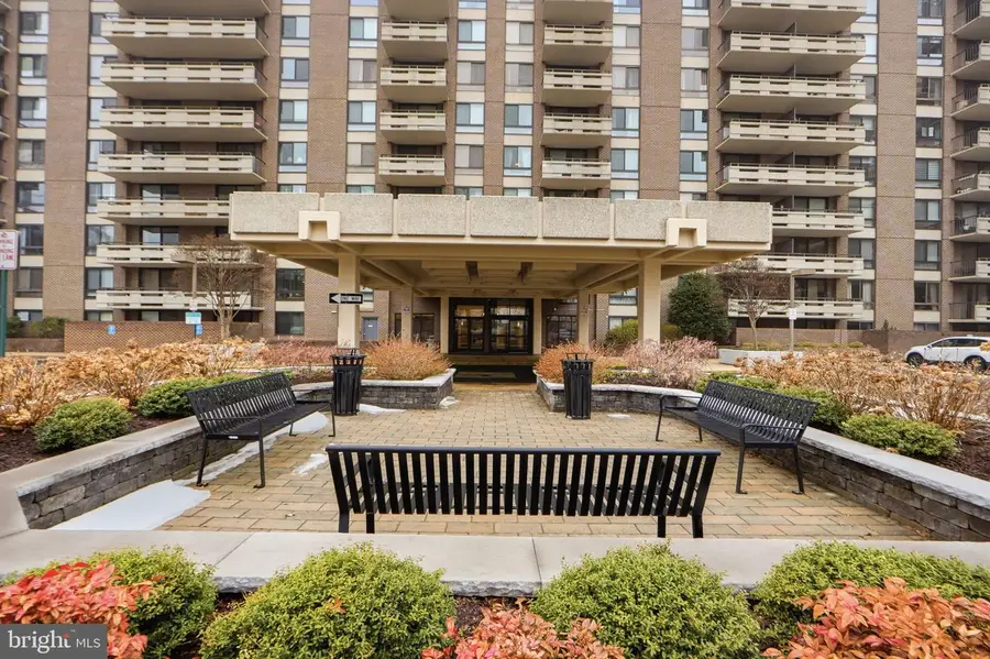 1808 Old Meadow Rd #1201, McLean, VA 22102 - #3