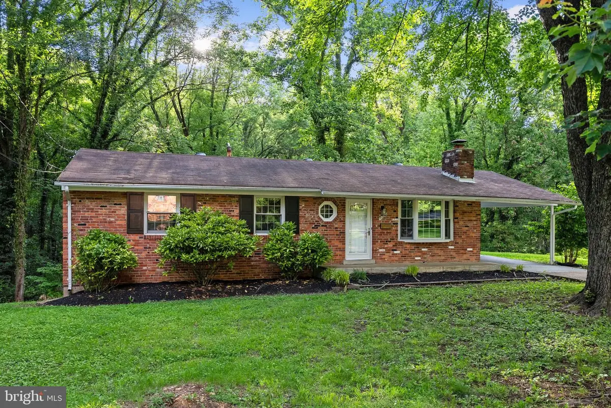 5232 Ampthill Dr, Alexandria, VA 22312 - #1