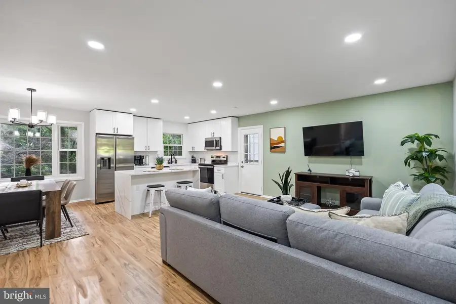 5232 Ampthill Dr, Alexandria, VA 22312 - #3