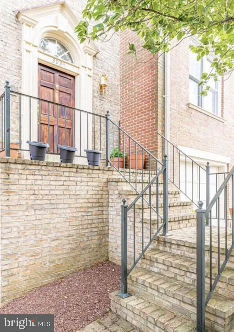 3935 Barcroft Mews Ct, Falls Church, VA 22041 - #3