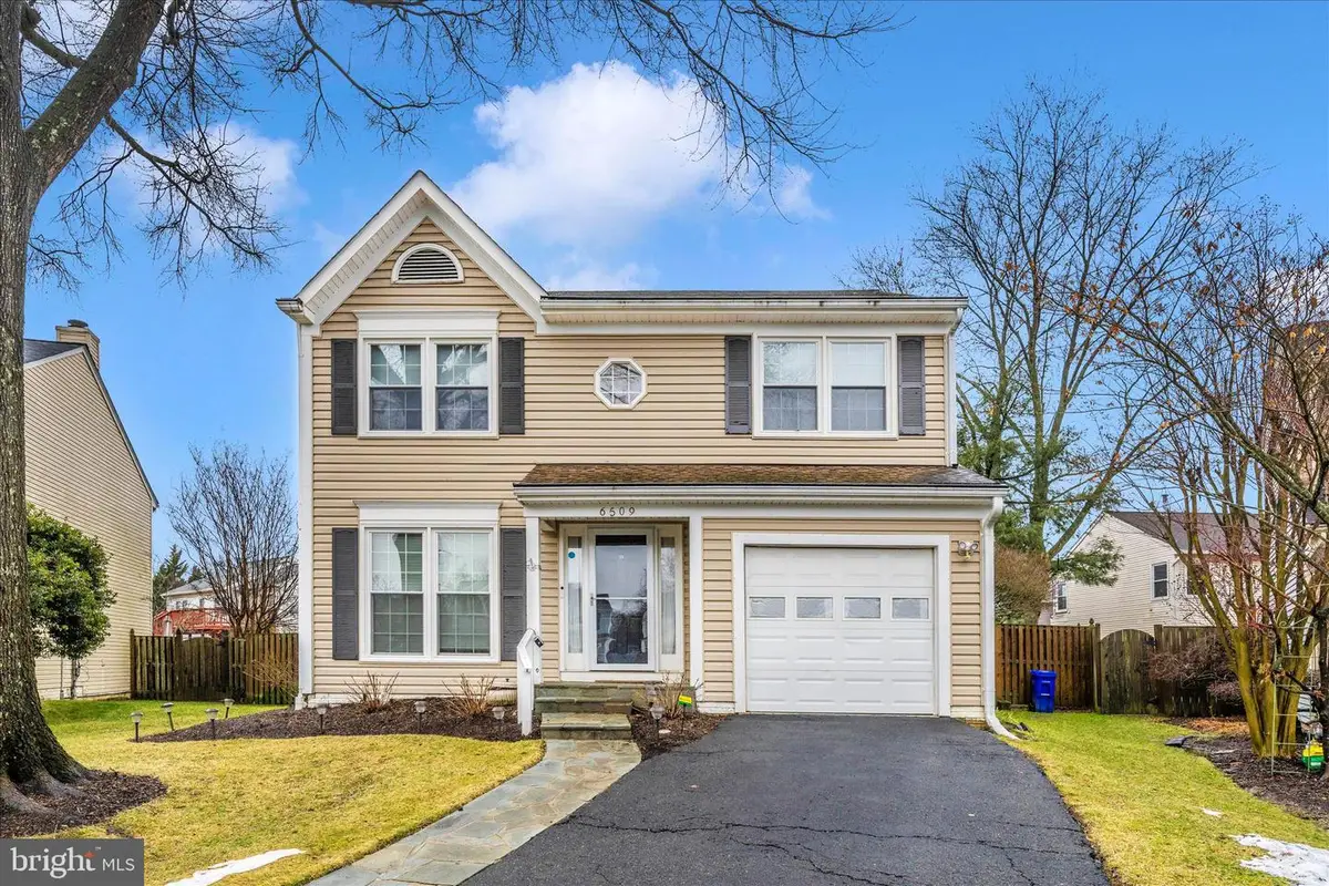 6509 Old Coach Ct, Alexandria, VA 22315 - #1