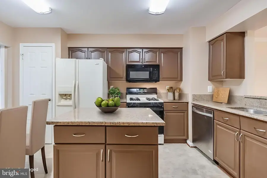 8735 Stone Hill Pl, Springfield, VA 22153 - #3