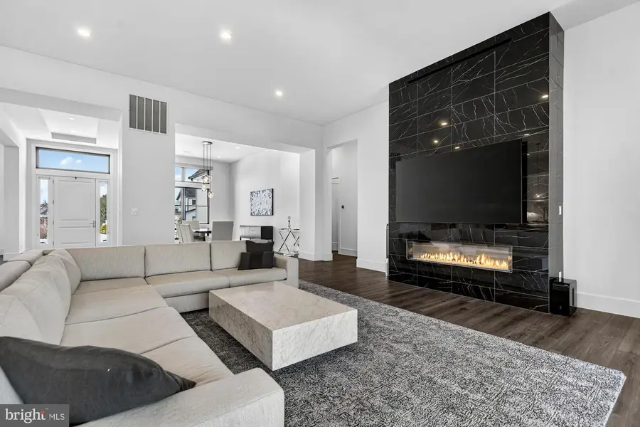 1221 Riley Preserve Ct, Great Falls, VA 22066 - #2