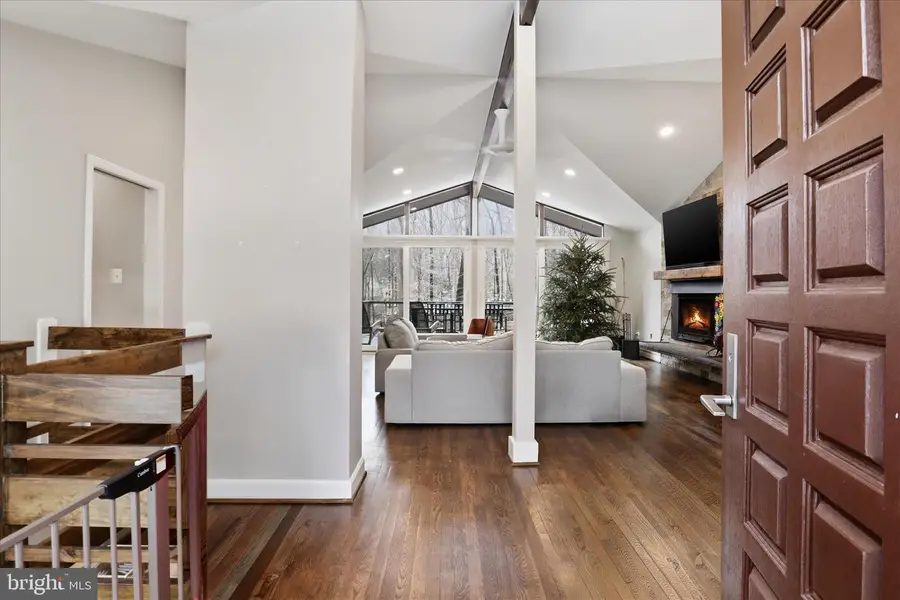 9508 Watts Rd, Great Falls, VA 22066 - #2