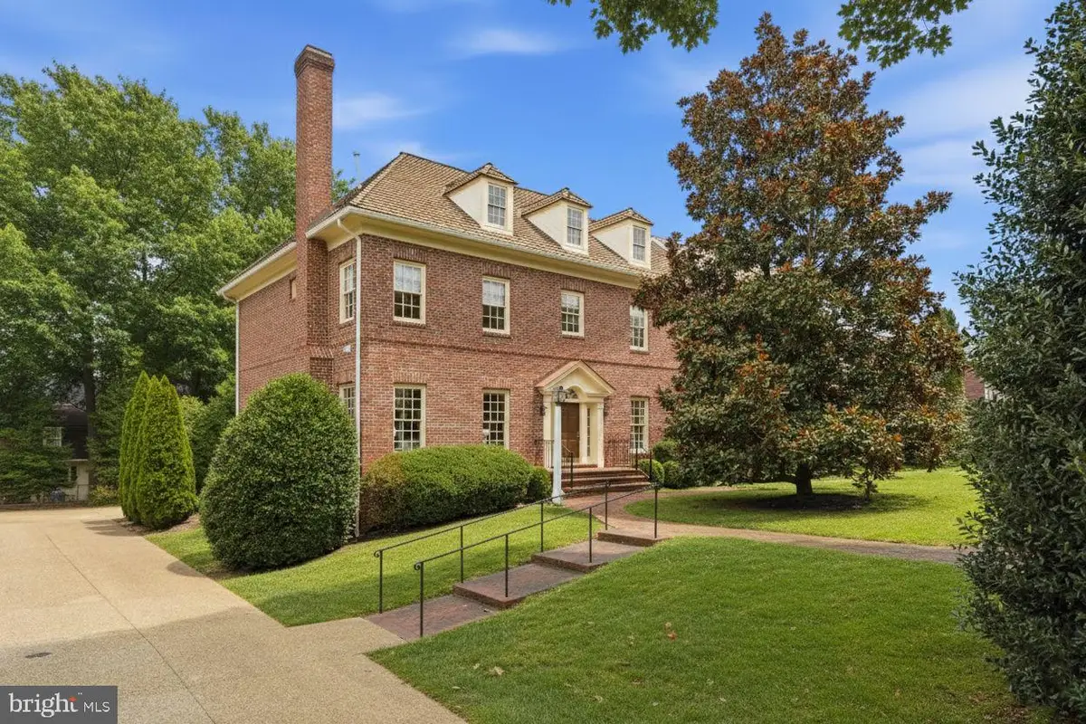 9874 Palace Green Way, Vienna, VA 22181 - #1