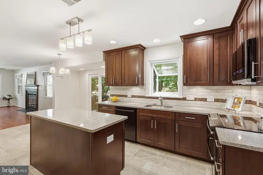 105 Cunningham Park Ct Se, Vienna, VA 22180 - #3