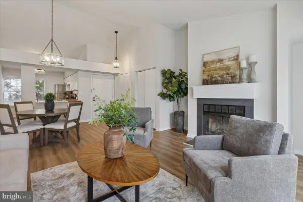 3403 Lakeside View Dr #18-4, FALLS CHURCH, VA 22041