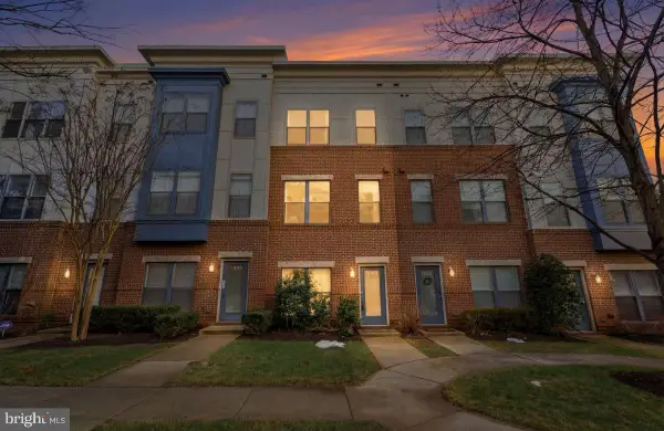 12183 Waveland St, FAIRFAX, VA 22033