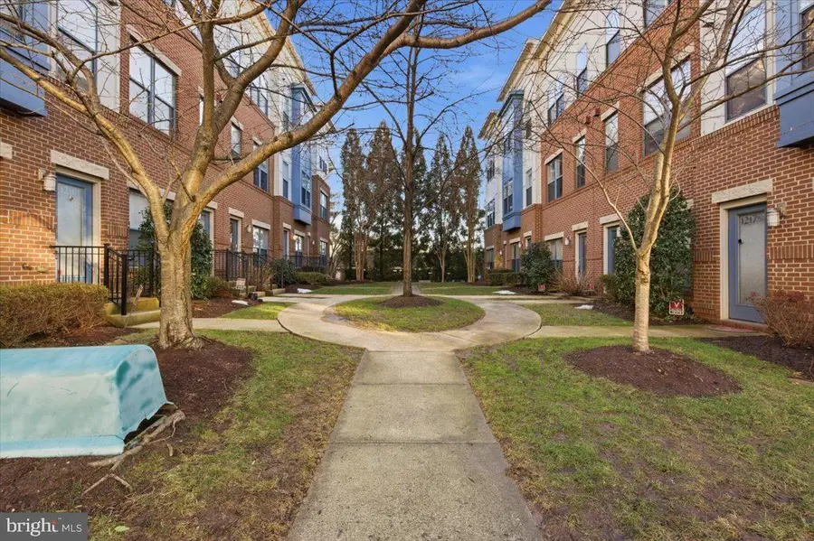 12183 Waveland St, Fairfax, VA 22033 - #2