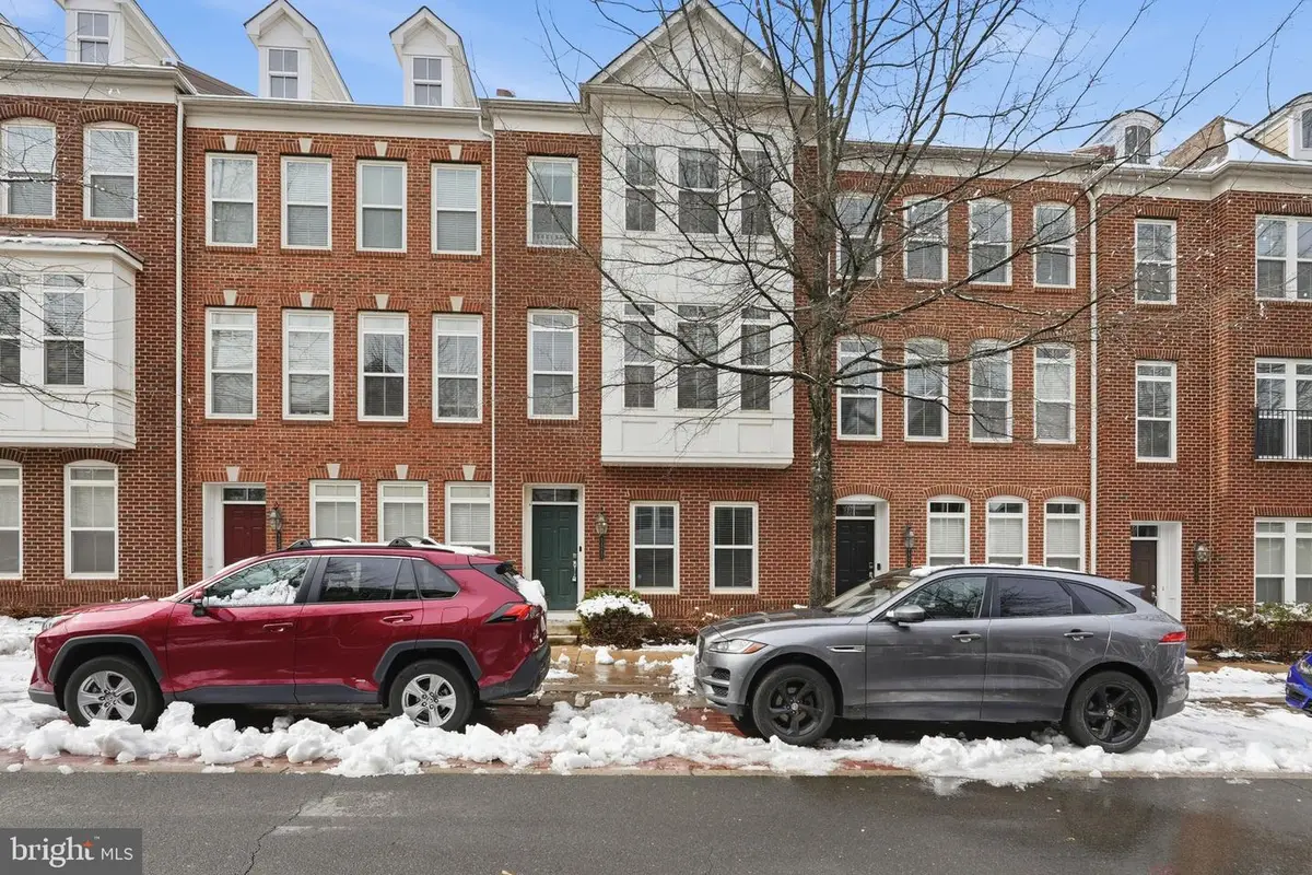 9522 Canonbury Sq, Fairfax, VA 22031 - #1