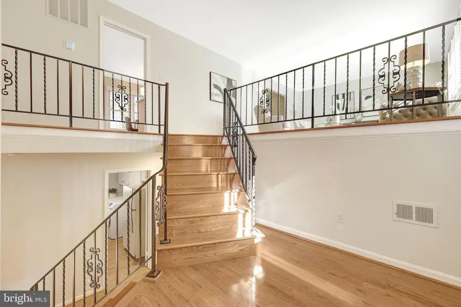 1700 Hunts End Ct, Vienna, VA 22182 - #3