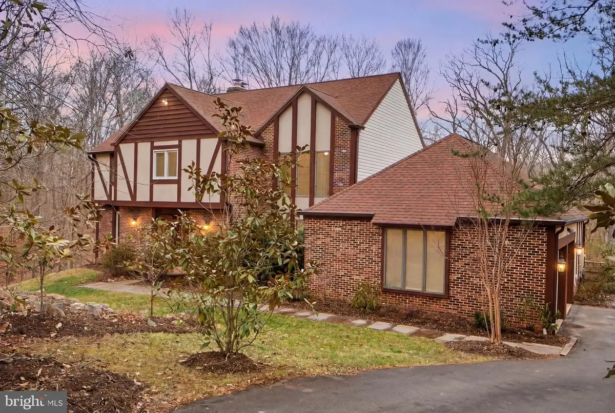 11480 Robert Stephens Dr, Fairfax Station, VA 22039 - #1