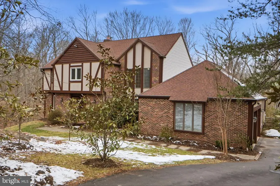 11480 Robert Stephens Dr, Fairfax Station, VA 22039 - #2