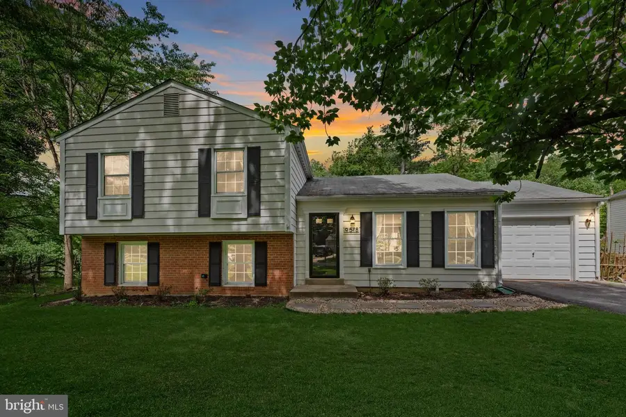 9518 Center St, Vienna, VA 22181 - #2