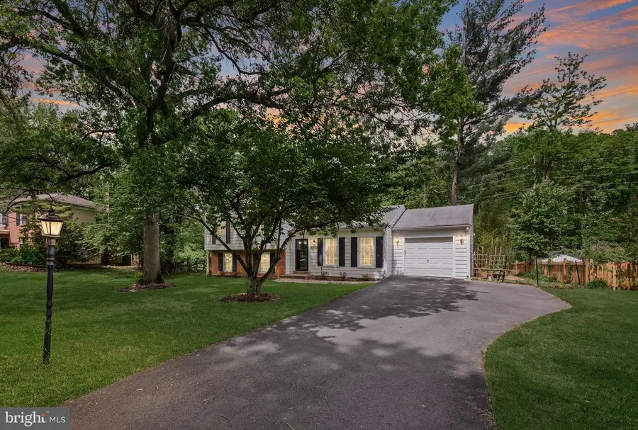 9518 Center St, Vienna, VA 22181 - #3